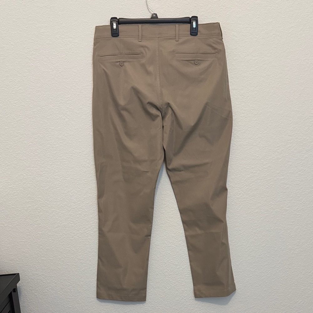 Abercrombie & Fitch Men's Go-To Pant Khaki Chinos - Picture 4 of 5